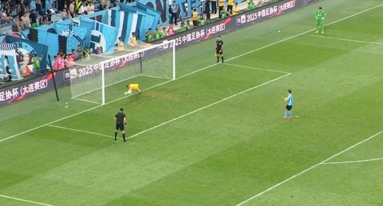 晟红网 李明晒出侯森扑点瞬间：120分钟精彩过程，向更高目标迈进